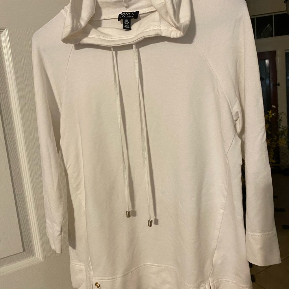 White hoodie sweater size S but fit size M as well. Jones New York brand.